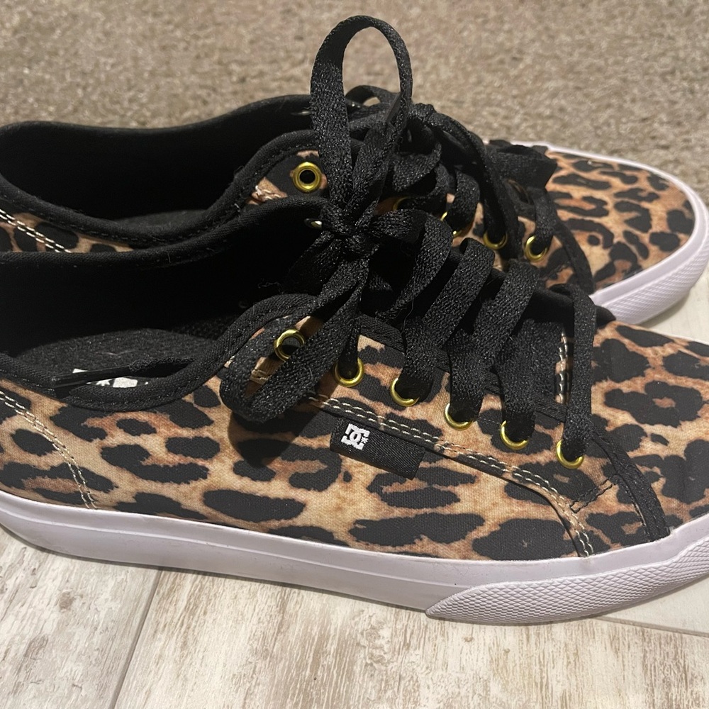 Women’s DC shoes size 9.5